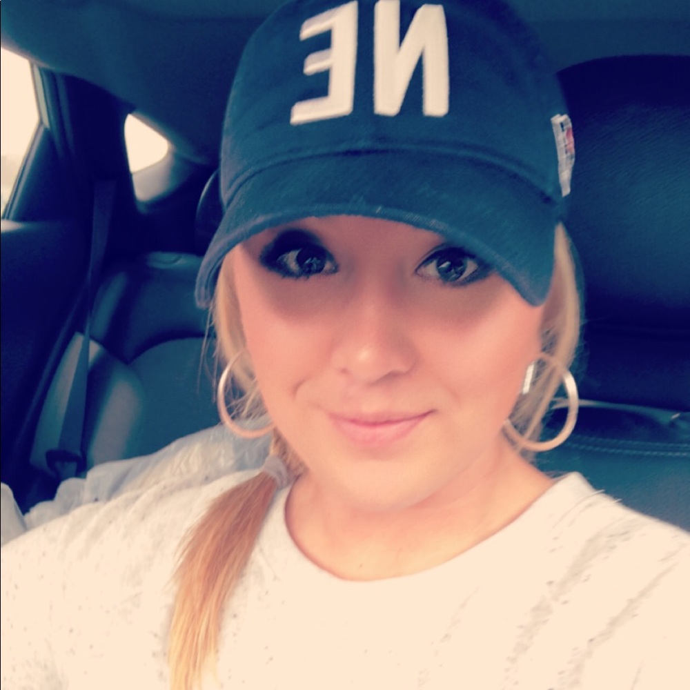 Meet your Posher, Elizabeth